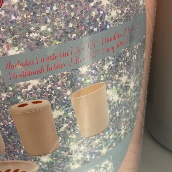 4 piece bath set ❤️ - Picture 2 of 2